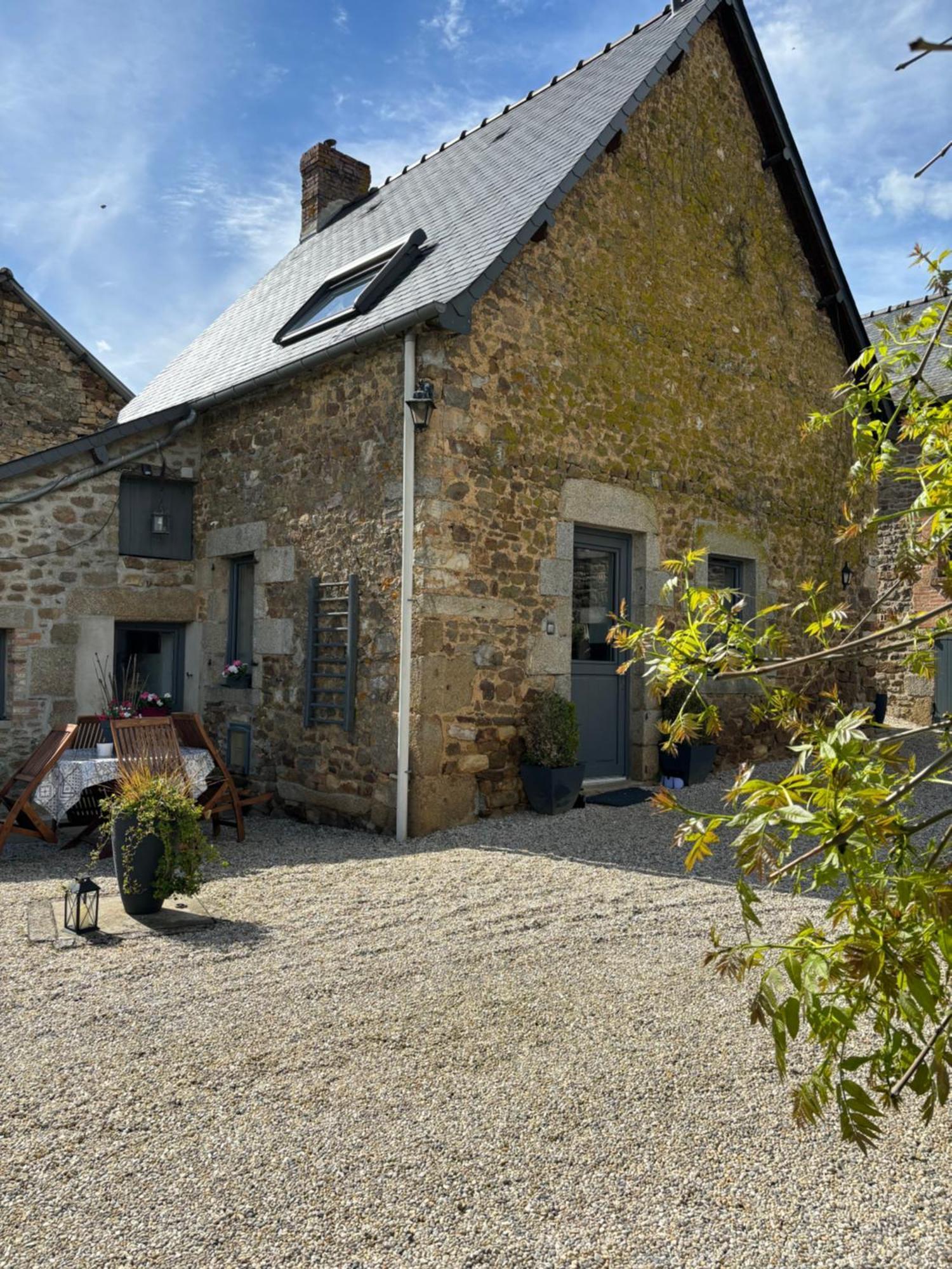 Gite Le Patis Pre-en-Pail-Saint-Samson Exterior foto